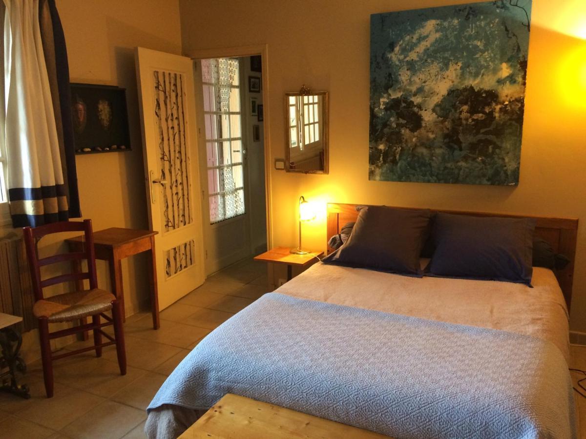 Chambre Dans Villa Charmante Vallabregues Exterior photo